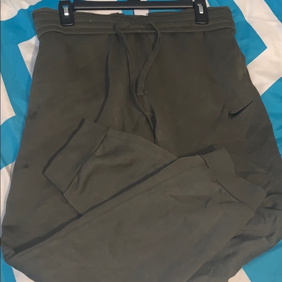 army green nike sweatsuit